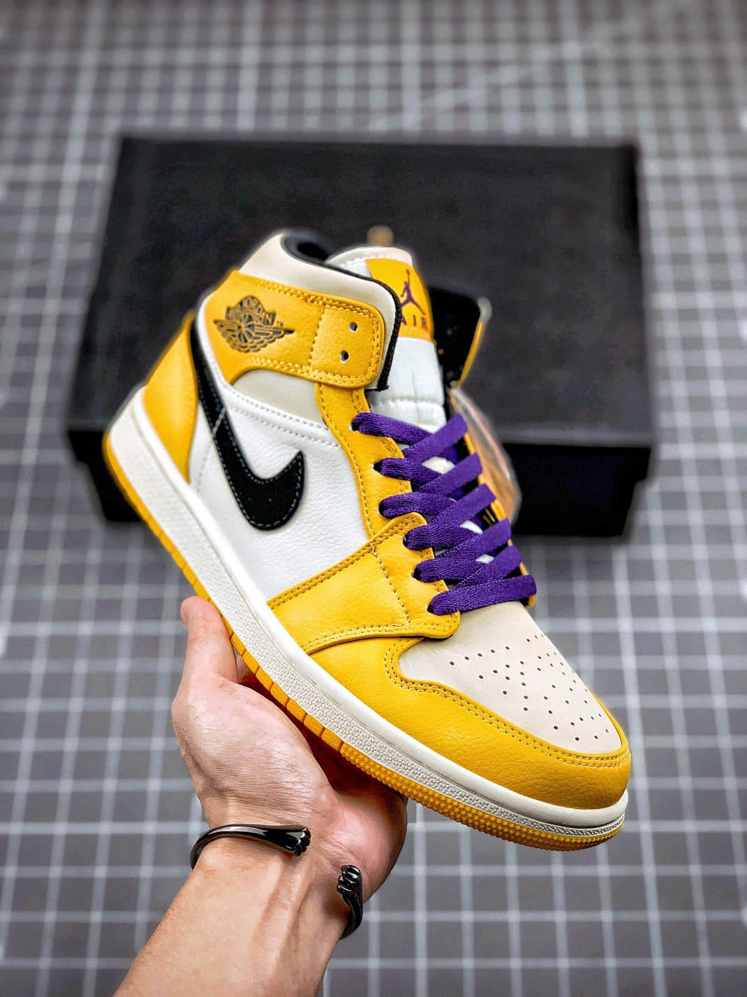 値下げ対応　AIR JORDAN 1 レイカーズ　27.5cm エアジョーダン１